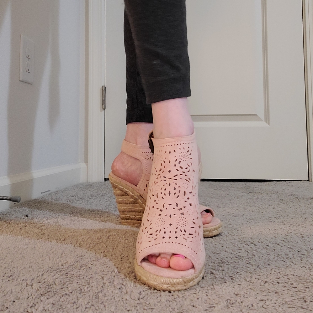Beautiful Pink Not Rated Sandals size 7 1/2 - Picture 15 of 16